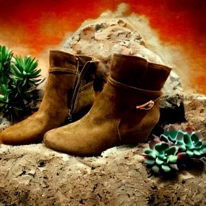 Pristine 8M Impo Garus Black Memory Foam Wedge Heel Ankle Boots Bootie Side Zip